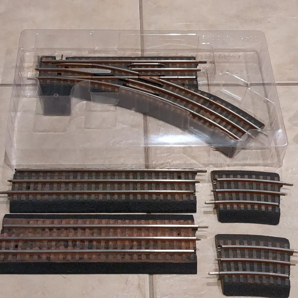 Lionel Fastrack Parts - Picture 3 of 6